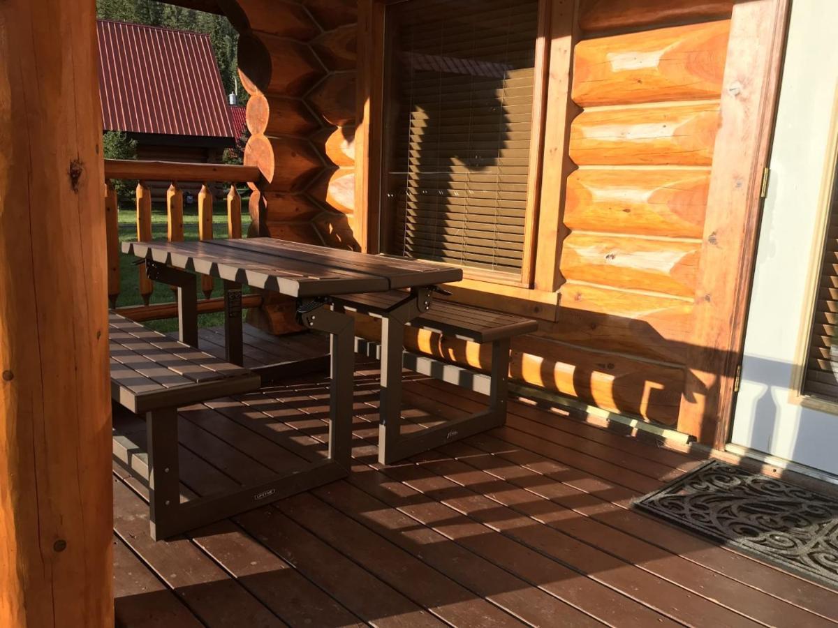 Yoho Chalets Villa Golden Exterior foto